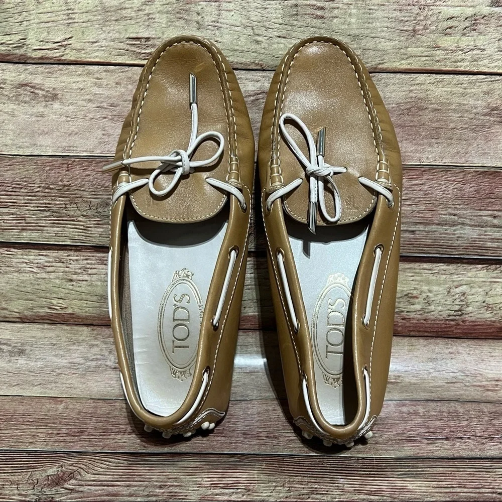 Tods Brown Leather Gommino Loafers